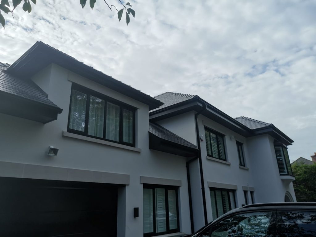 Seamless Aluminium Guttering with Square Rainwater Pipes