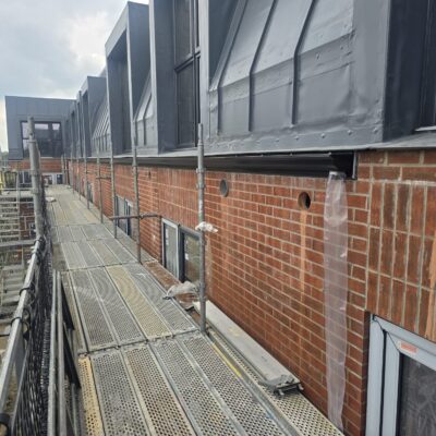 seamless aluminium gutters and temporary downpipes