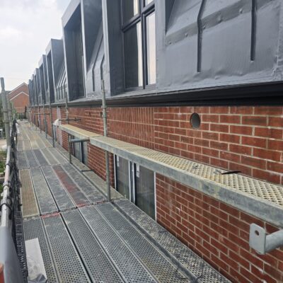 seamless aluminium guttering with temporary downpipes